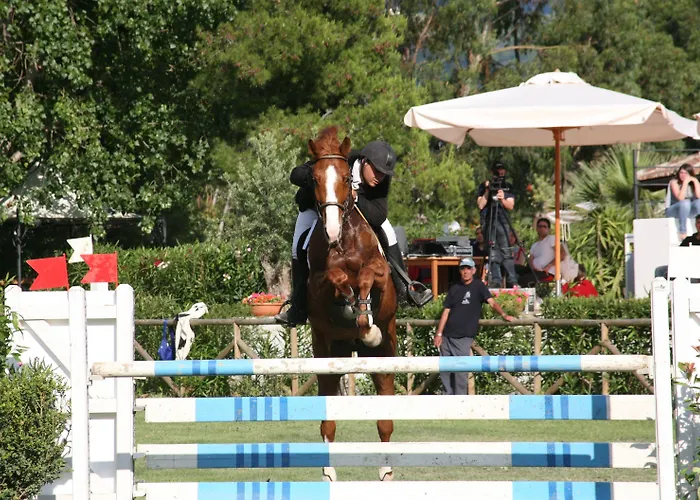 מלון La Bruca 4*